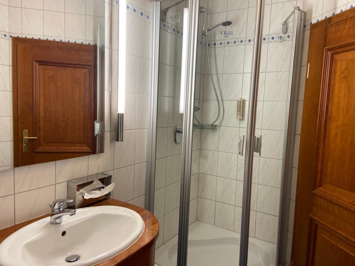 Hotel Zur Schoenen Aussicht Marktheidenfeld Bagian luar foto