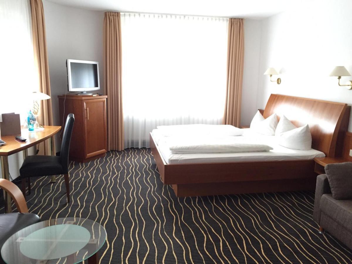 Hotel Zur Schoenen Aussicht Marktheidenfeld Bagian luar foto