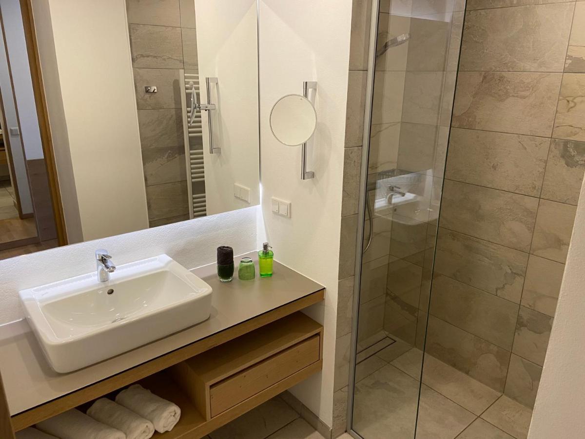 Hotel Zur Schoenen Aussicht Marktheidenfeld Bagian luar foto